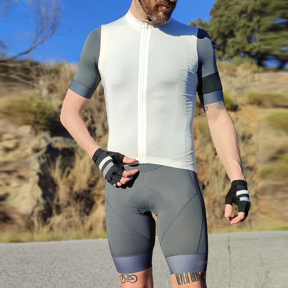 🚴‍♂️ Cuissard Vélo Homme – Confort Jusqu’à 6H de Selle 🔥 Pour les cyclistes qui enchaînent les kilomètres  Conçu pour accompagner les longues sorties sur route ou en tout-terrain.